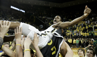 Illustration for article titled Invisible Line Helps Oregon Win A Sub-NIT Championship